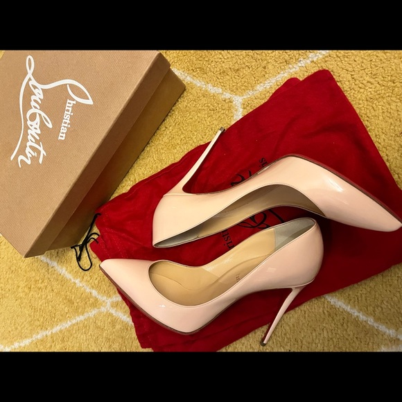 Christian Louboutin - Picture 4 of 16